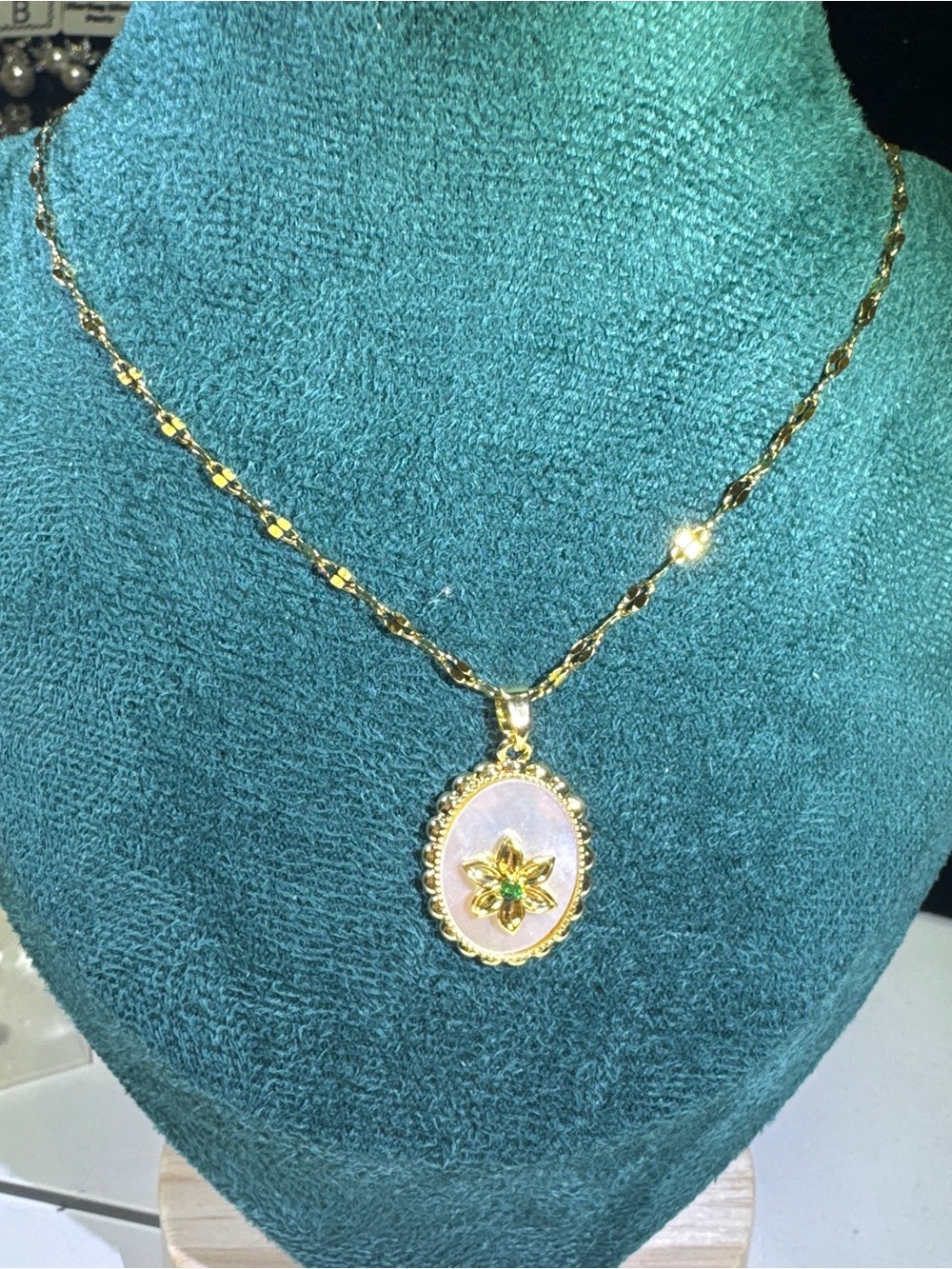 Gold Floral Pendant Necklace with White Mother-of-Pearl Inlay - Picture 3 of 5